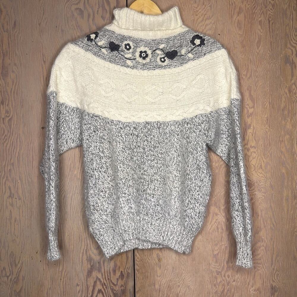 NWT Vintage Les Copains Turtleneck Black White Heart Flower Patterned Sweater